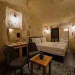 The Niche Cave 3*