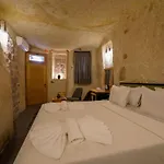 The Niche Cave 3*