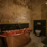 The Niche Cave