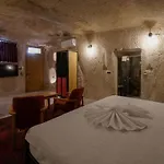 The Niche Cave Готель