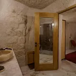 The Niche Cave 3*