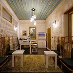 Готель The Niche Cave 3*