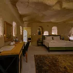 Готель The Niche Cave