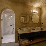 Готель The Niche Cave