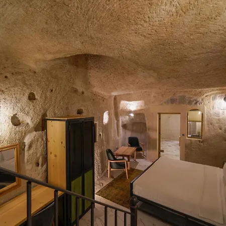 The Niche Cave * ギョレメ