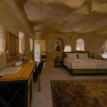 Готель The Niche Cave