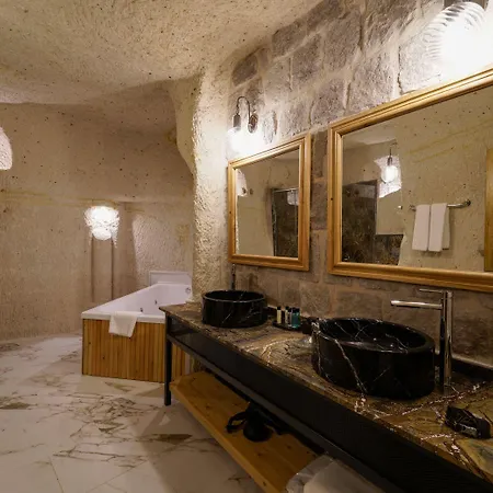 The Niche Cave Гьореме